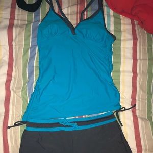 Women’s swimsuit two piece tankini size Large